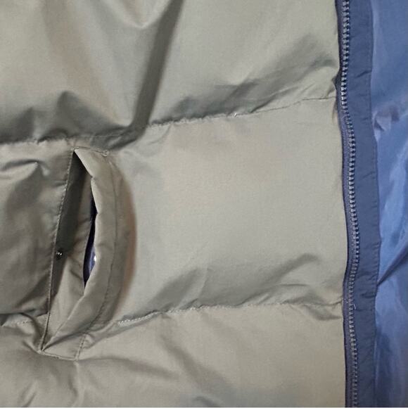 St Johns Bay Puffer Vest Mens Size XXL Navy Gray Full Zip Snap Pockets Outdoor - Picture 4 of 8